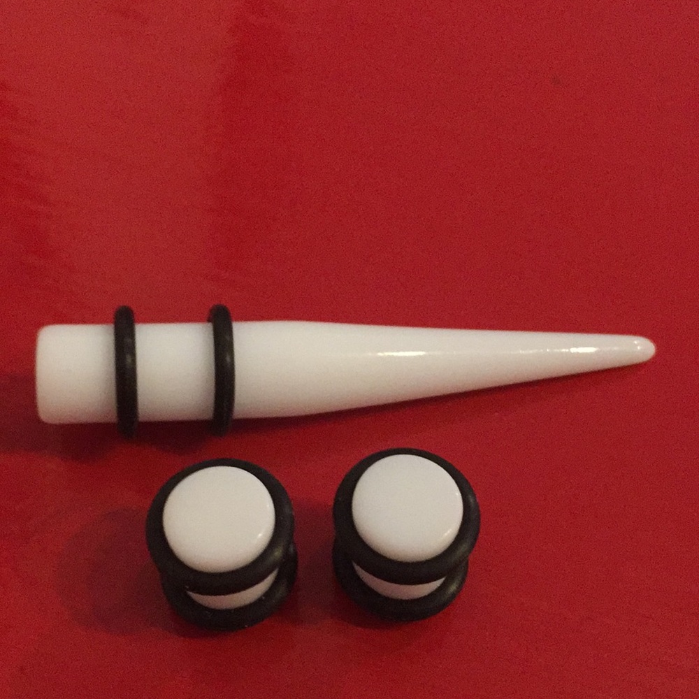 0g 8mm one taper 2 plugs